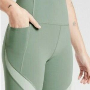 Athleta Light Green Salutation Stash 7/8 Leggings